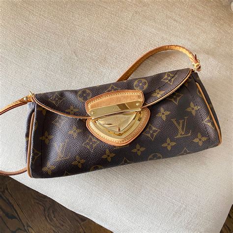 louis vuitton vintage monogram small beverly pochette bags|louis vuitton monogram manhattan bag.